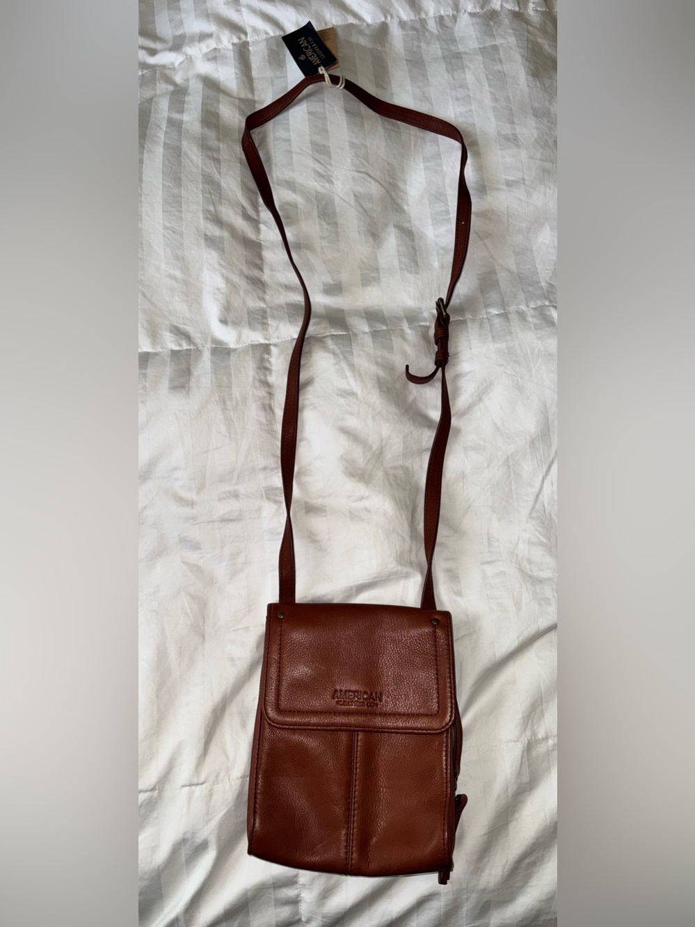 American Leather Co Kansas Crossbody in Brandy Smooth NWT - Picture 3 of 11